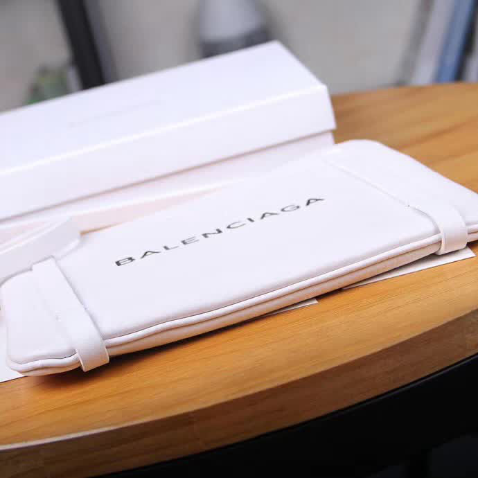 BALENCIAG巴黎世家 超暴款包包 摔紋牛皮斜挎包  BL1861